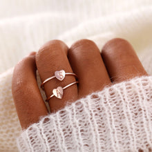 Load image into Gallery viewer, Gold heart shaped ring