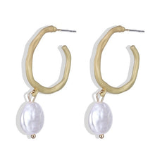 Load image into Gallery viewer, Woman Earrings