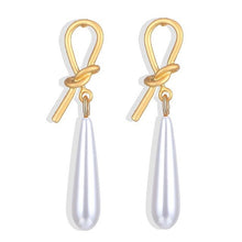 Load image into Gallery viewer, Woman Earrings